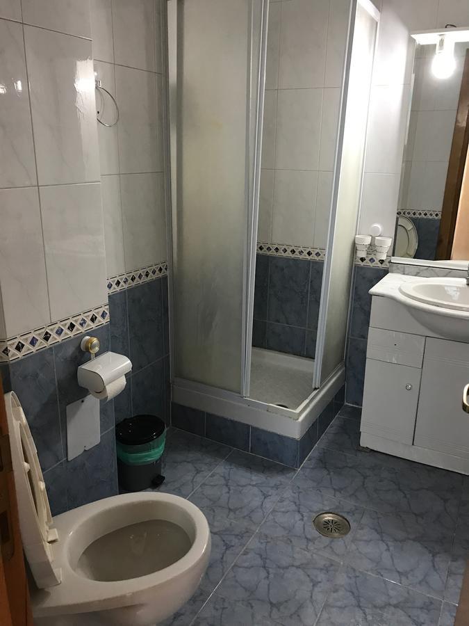 Apartament In Regim Hotelier Bacău Exterior foto